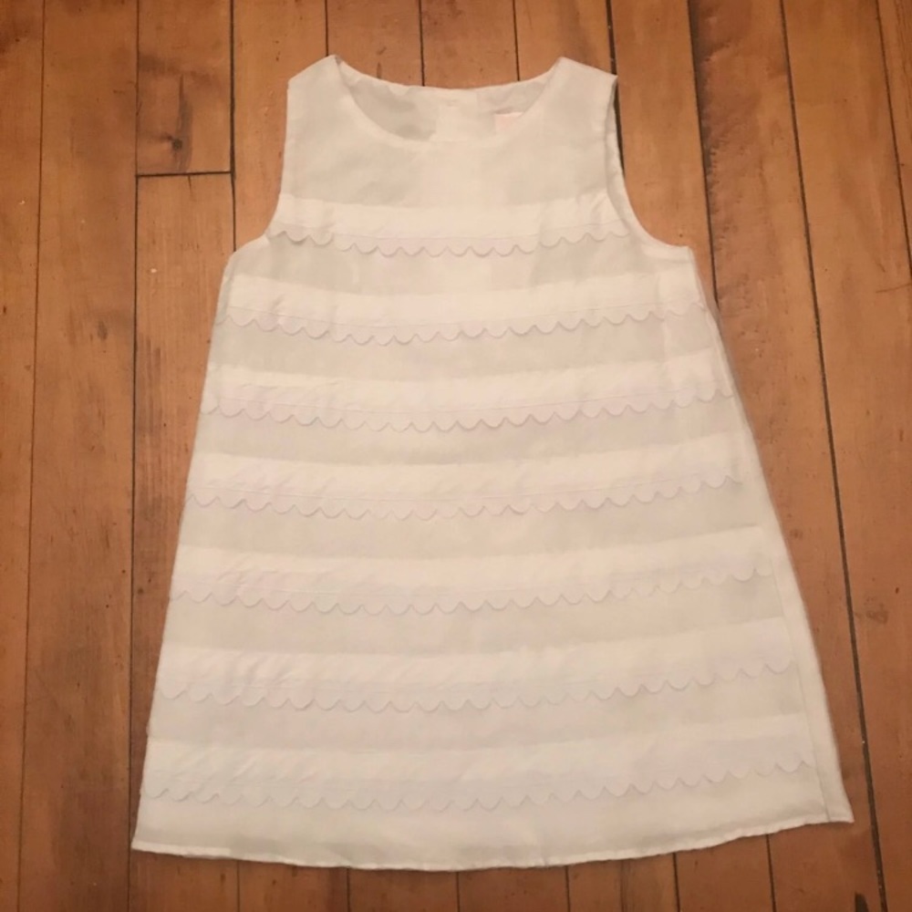 ⚡️SOLD⚡️ White scalloped design dress.